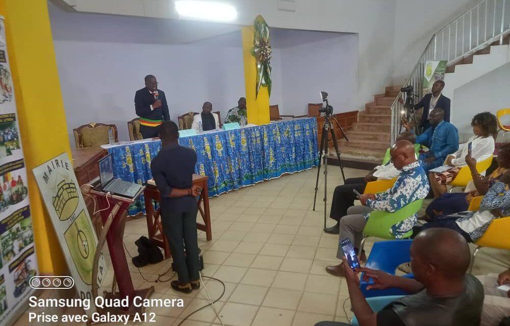 Douala 3eme : Le maire Valentin Epoupa fait son plaidoyer devant les citoyens de son arrondissement